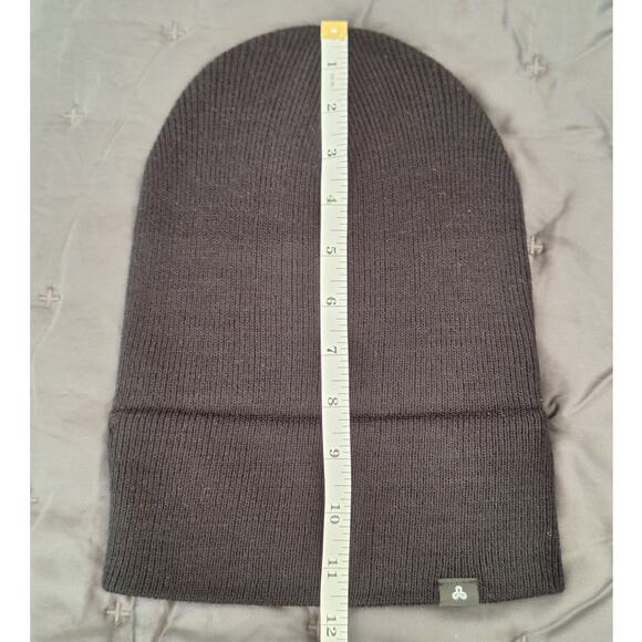NWOT TNA Aritzia Beanie Women's OSFM Basic Black Ribbed Outdoor Cozycore - Picture 5 of 8